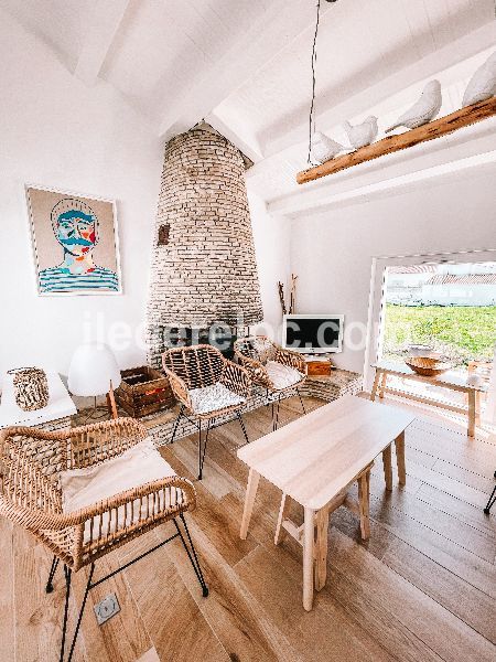 Photo 4 : SEJOUR d'une maison située à Loix, île de Ré.