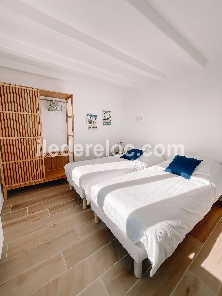 Photo 16 : CHAMBRE d'une maison située à Loix, île de Ré.