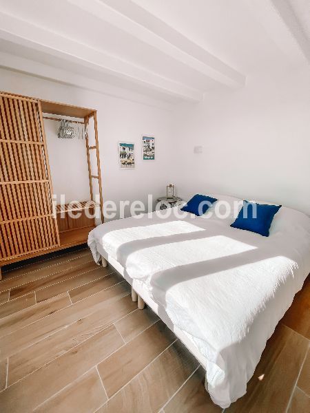 Photo 15 : CHAMBRE d'une maison située à Loix, île de Ré.