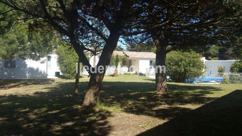 Photo 4 : EXTERIEUR d'une maison située à Sainte-Marie-de-Ré, île de Ré.