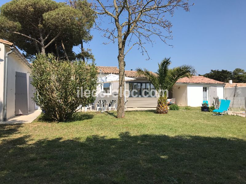 Photo 1 : EXTERIEUR d'une maison située à Sainte-Marie-de-Ré, île de Ré.