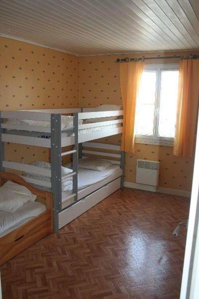Photo 12 : CHAMBRE d'une maison située à Saint-Clement, île de Ré.