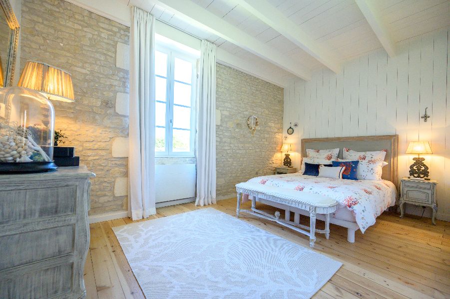 Photo 21 : CHAMBRE d'une maison située à Le Bois-Plage, île de Ré.