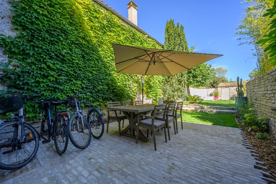 Photo 6 : TERRASSE d'une maison située à Le Bois-Plage, île de Ré.