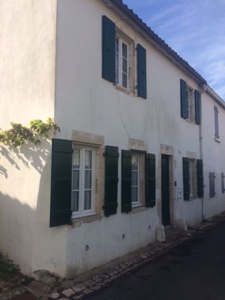 Photo 1 : EXTERIEUR d'une maison située à La Couarde-sur-mer, île de Ré.