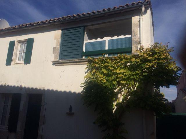 Photo 2 : EXTERIEUR d'une maison située à La Couarde-sur-mer, île de Ré.