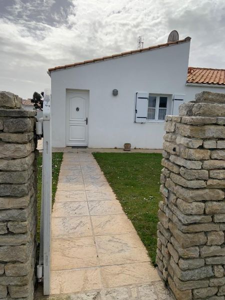 Photo 5 : JARDIN d'une maison située à Ars en Ré, île de Ré.