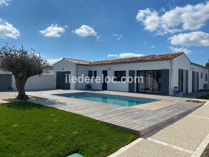 Photo 2 : EXTERIEUR d'une maison située à La Flotte-en-Ré, île de Ré.