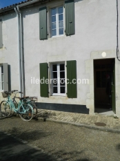 Ile de Ré:Maison de village dans une charmante ruelle