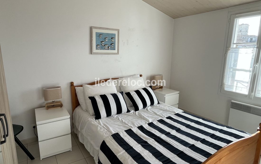 Photo 15 : CHAMBRE d'une maison situ&eacute;e &agrave; Le Bois-Plage-en-R&eacute;, &icirc;le de R&eacute;.