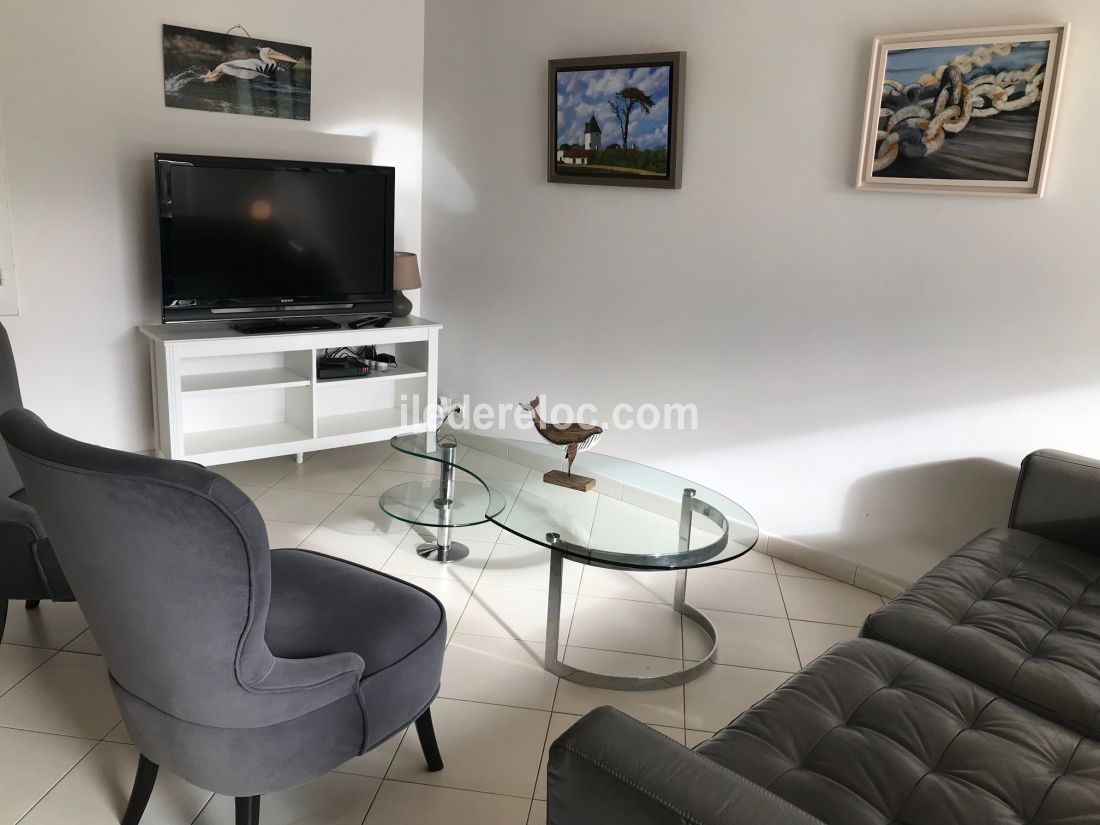 Photo 6 : SEJOUR d'une maison situ&eacute;e &agrave; Le Bois-Plage-en-R&eacute;, &icirc;le de R&eacute;.