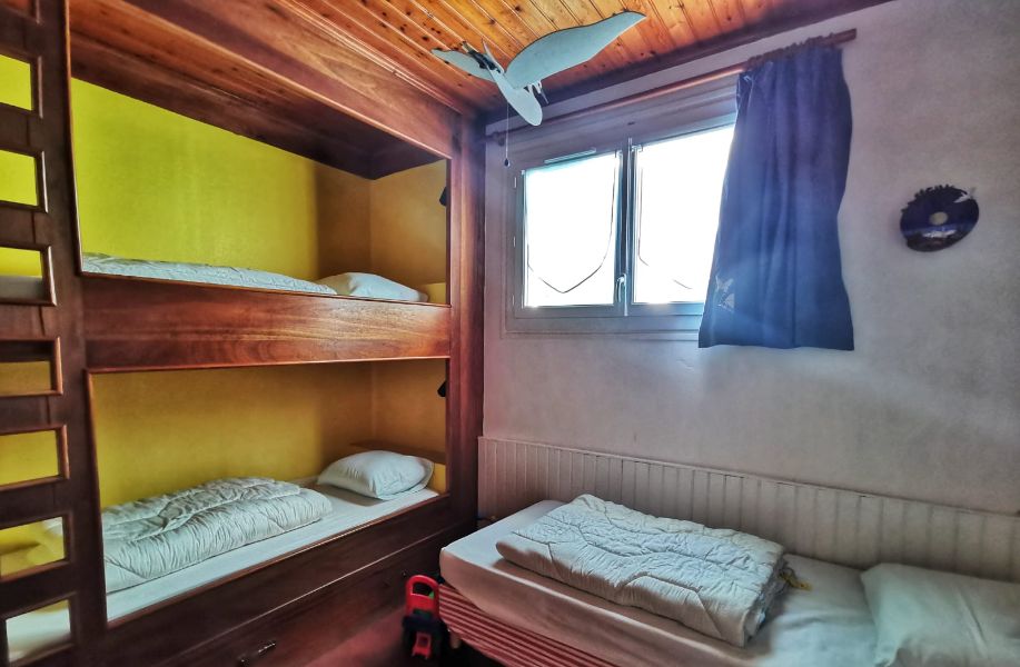 Photo 19 : CHAMBRE d'une maison située à Saint-Martin, île de Ré.