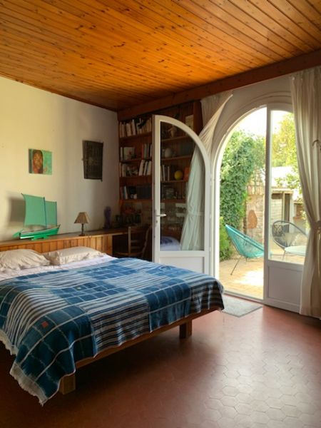 Photo 14 : CHAMBRE d'une maison située à Saint-Martin, île de Ré.