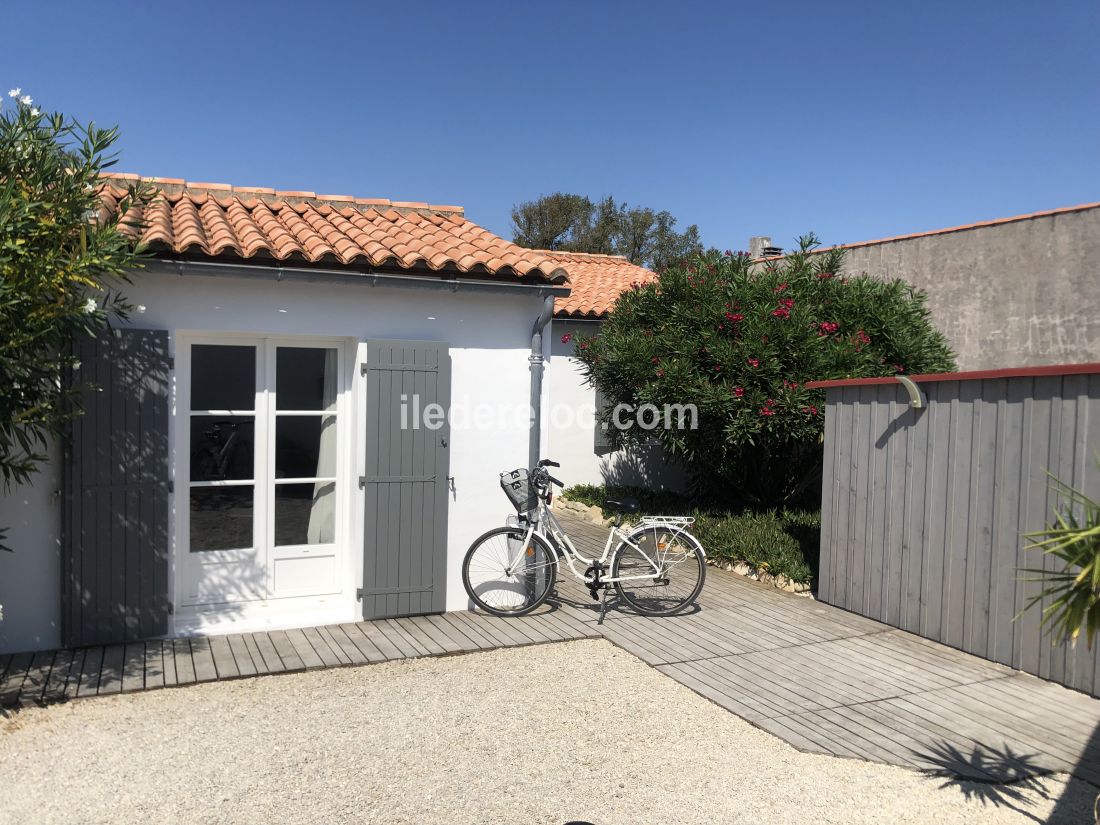 Photo 25 : EXTERIEUR d'une maison située à La Couarde-sur-mer, île de Ré.