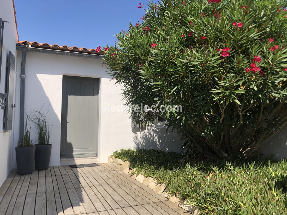 Photo 28 : EXTERIEUR d'une maison située à La Couarde-sur-mer, île de Ré.