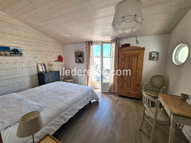 Photo 14 : CHAMBRE d'une maison située à La Couarde, île de Ré.