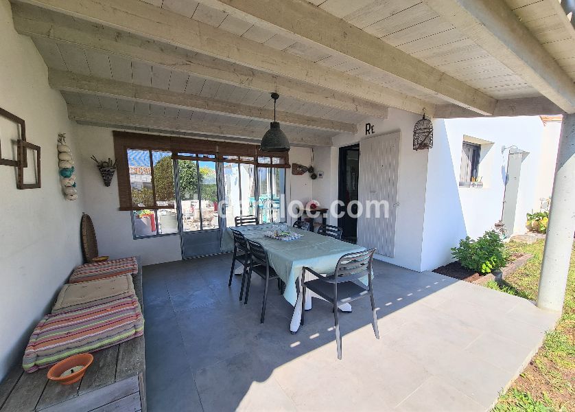 Photo 3 : PATIO d'une maison située à La Couarde, île de Ré.