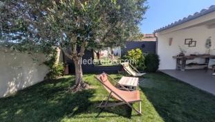 Ile de R&eacute;:Jolie maison avec jardin et préau, 3 chambres, proche village