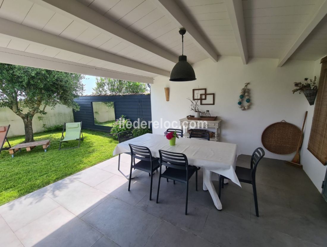 Photo 23 : PATIO d'une maison située à La Couarde, île de Ré.