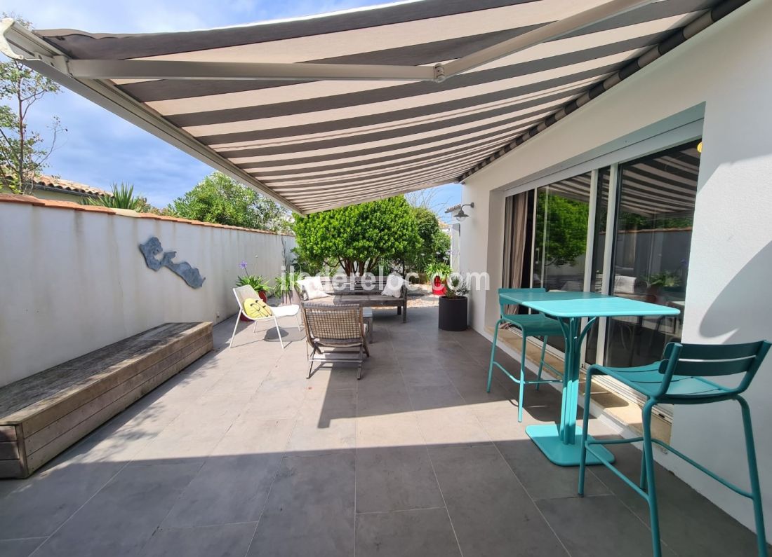 Photo 18 : TERRASSE d'une maison située à La Couarde, île de Ré.