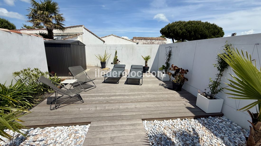 Photo 27 : JARDIN d'une maison située à Le Bois-Plage-en-Ré, île de Ré.