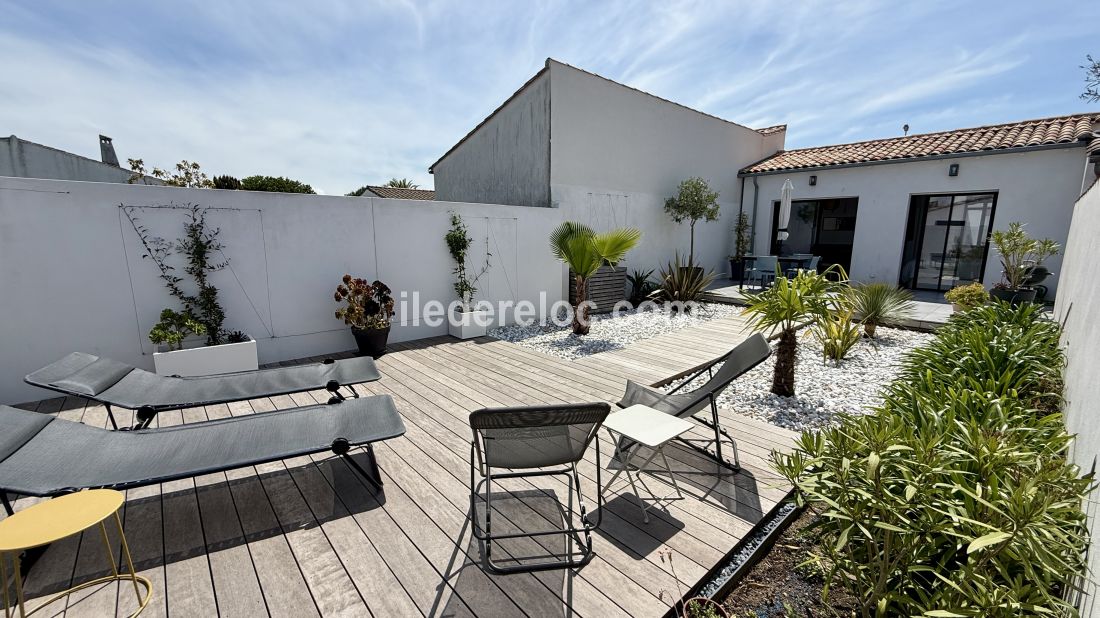 Photo 29 : JARDIN d'une maison située à Le Bois-Plage-en-Ré, île de Ré.