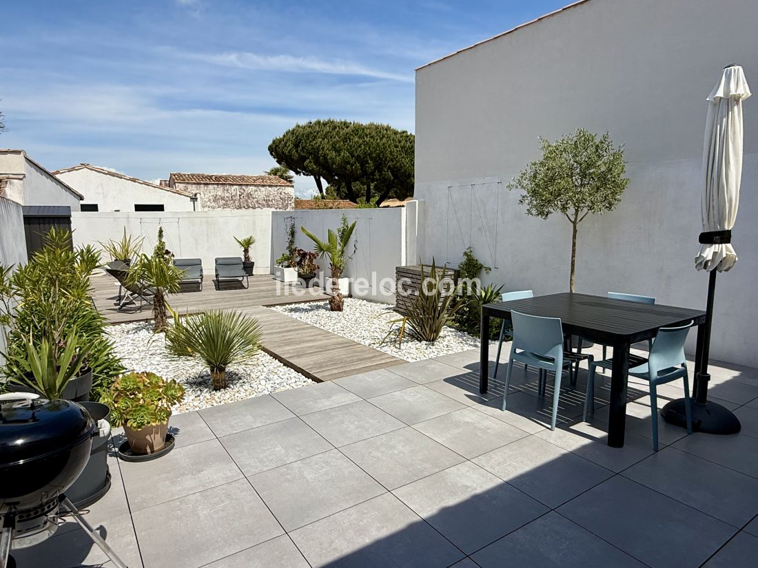 Photo 26 : JARDIN d'une maison située à Le Bois-Plage-en-Ré, île de Ré.