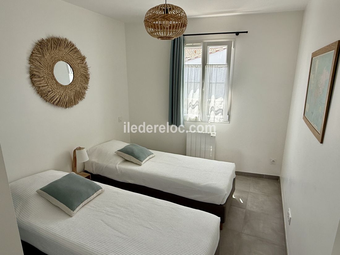 Photo 17 : CHAMBRE d'une maison située à Le Bois-Plage-en-Ré, île de Ré.