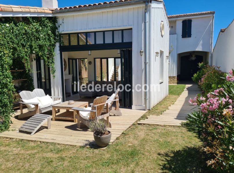 Photo 1 : EXTERIEUR d'une maison située à La Couarde-sur-mer, île de Ré.