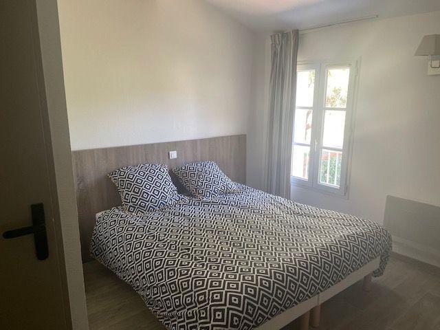 Photo 6 : CHAMBRE d'une maison située à La Flotte, île de Ré.