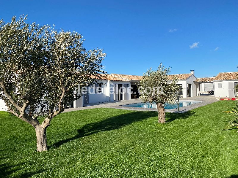 Photo 10 : EXTERIEUR d'une maison située à Loix, île de Ré.