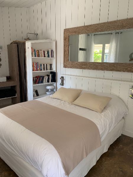 Photo 9 : CHAMBRE d'une maison située à Le Bois-Plage-en-Ré, île de Ré.