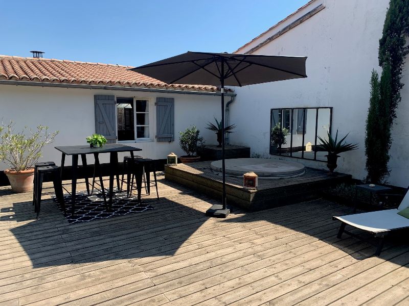 Photo 1 : TERRASSE d'une maison située à Le Bois-Plage-en-Ré, île de Ré.