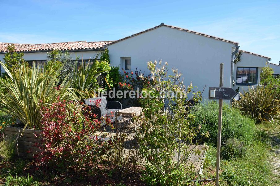 Photo 17 : JARDIN d'une maison située à Sainte-Marie-de-Ré, île de Ré.