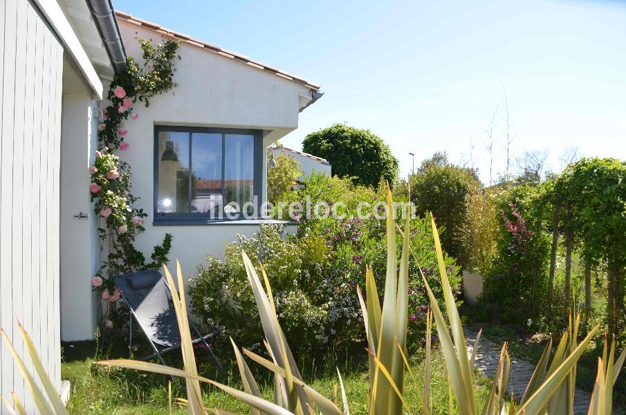 Photo 18 : JARDIN d'une maison située à Sainte-Marie-de-Ré, île de Ré.