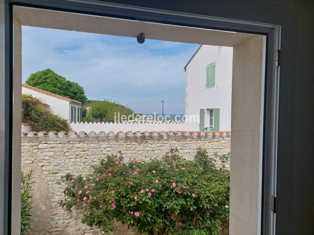 Photo 10 : EXTERIEUR d'une maison située à Saint-Martin-de-Ré, île de Ré.