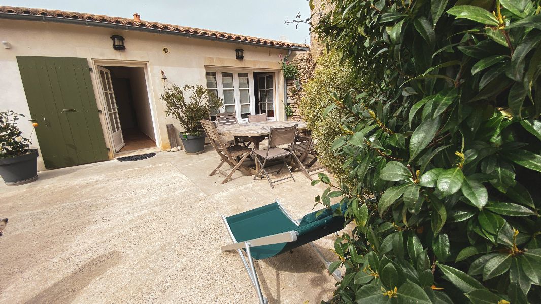 Photo 1 : TERRASSE d'une maison située à Saint-Clément-des-Baleines, île de Ré.