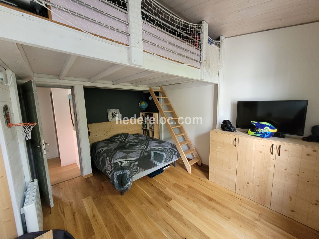 Photo 12 : CHAMBRE d'une maison située à Rivedoux-Plage, île de Ré.