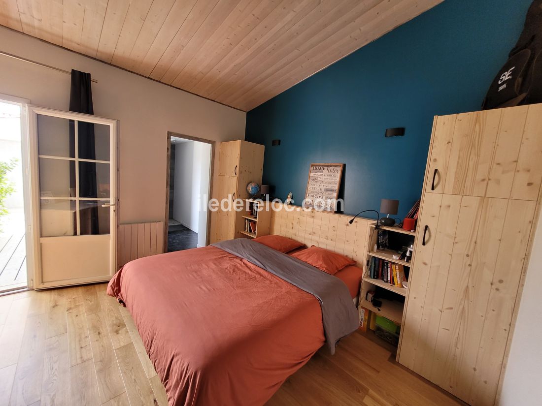 Photo 10 : CHAMBRE d'une maison située à Rivedoux-Plage, île de Ré.