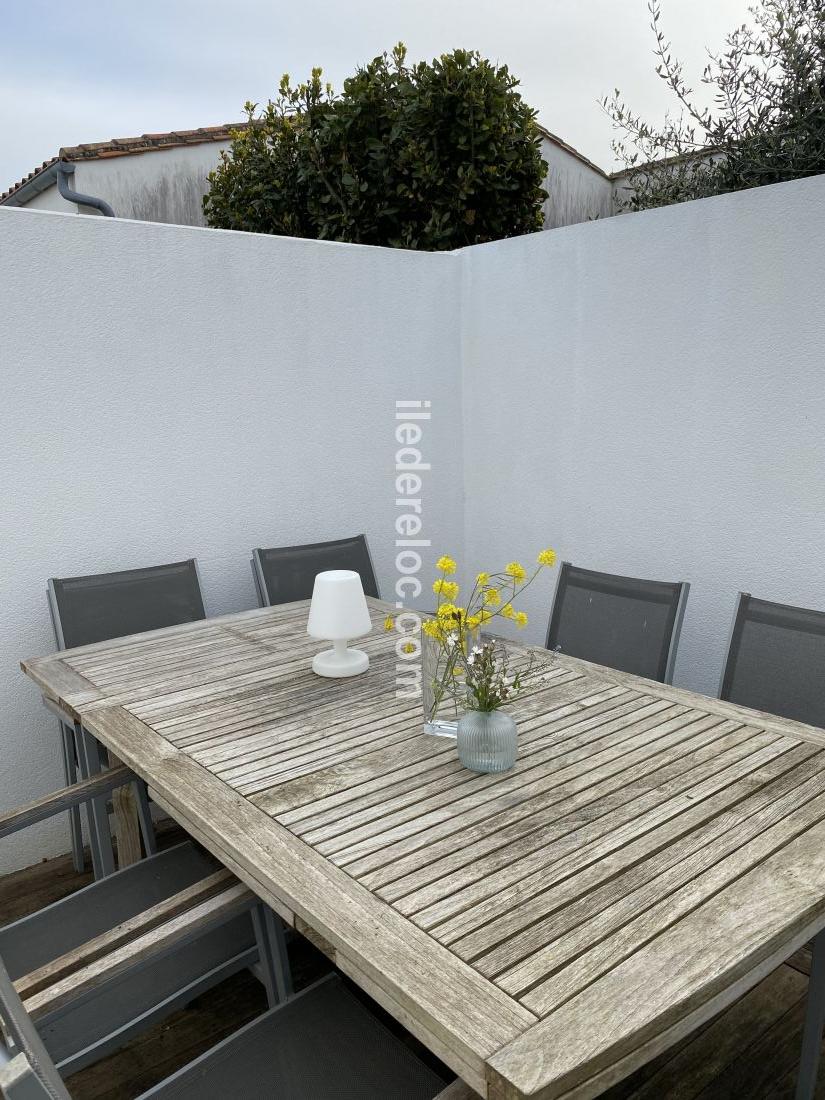 Photo 5 : PATIO d'une maison située à Les Portes, île de Ré.