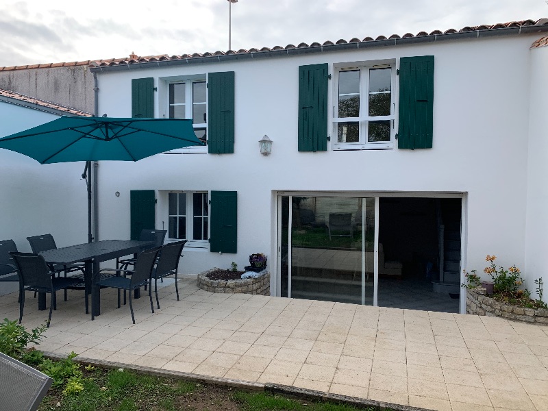 Photo 10 : TERRASSE d'une maison située à Ars en Ré, île de Ré.