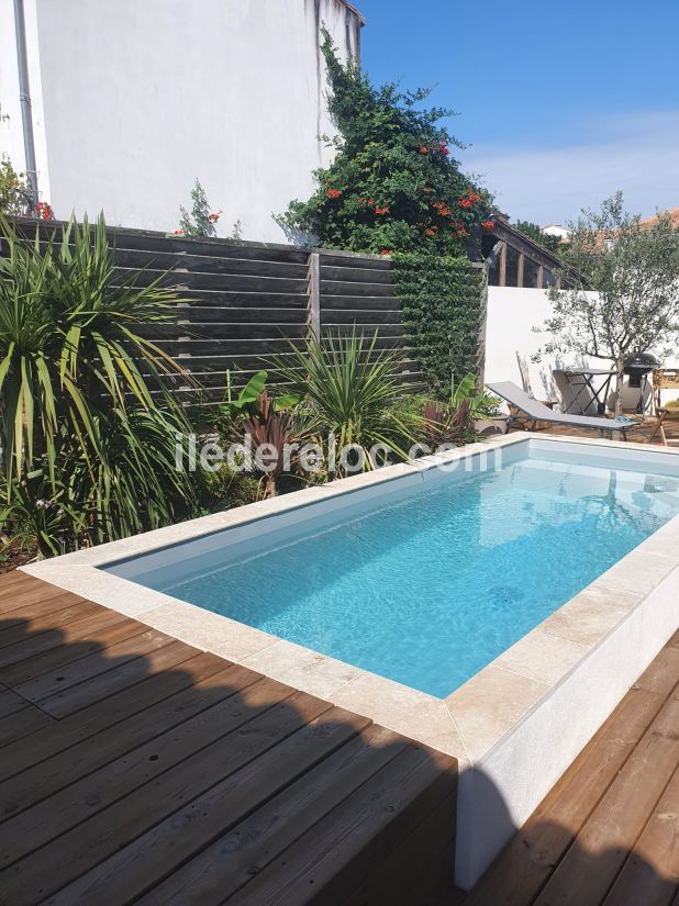 Photo 3 : EXTERIEUR d'une maison située à La Couarde-sur-mer, île de Ré.