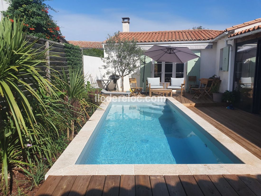 Photo 1 : PISCINE d'une maison située à La Couarde-sur-mer, île de Ré.