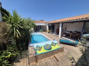 Ile de Ré:Maison 6/8 pers piscine chauffée, proche plage, centre village 