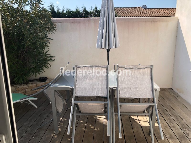 Photo 8 : TERRASSE d'une maison située à Le Bois-Plage-en-Ré, île de Ré.