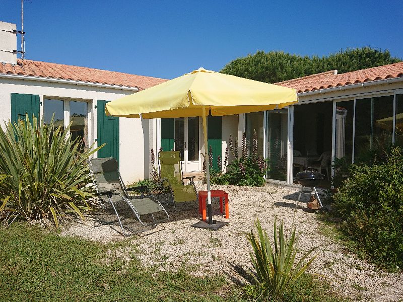 Photo 8 : EXTERIEUR d'une maison située à Loix, île de Ré.