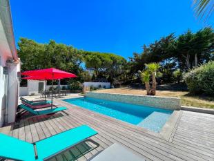 Ile de Ré:Villa avec piscine chauffée et à deux pas de la plage