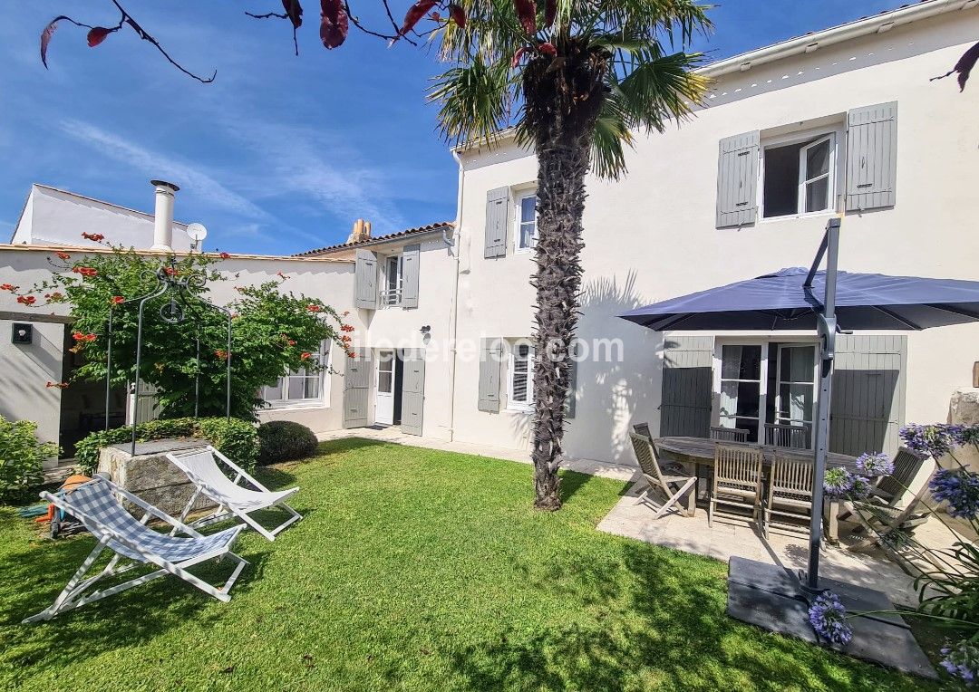 Photo 1 : TERRASSE d'une maison située à Saint-Martin-de-Ré, île de Ré.