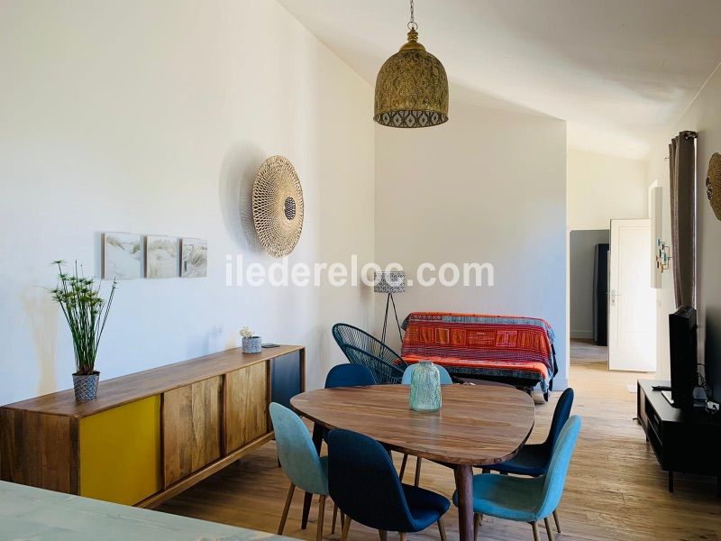 Photo 4 : SEJOUR d'une maison situ&eacute;e &agrave; Sainte-Marie-de-R&eacute;, &icirc;le de R&eacute;.