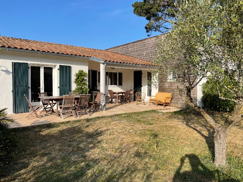 Photo 52 : EXTERIEUR d'une maison située à La Couarde-sur-mer, île de Ré.